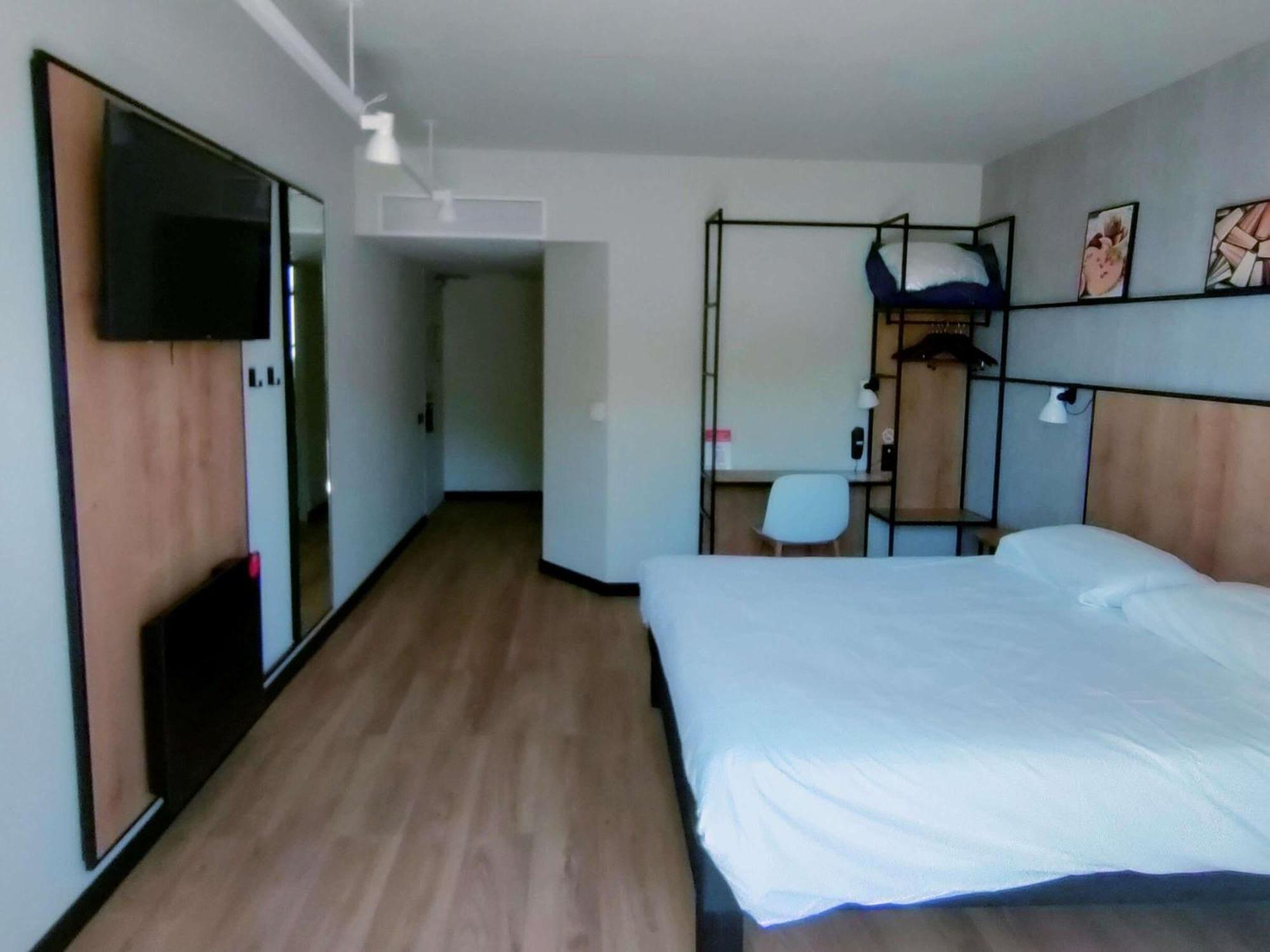 Ibis Centre
